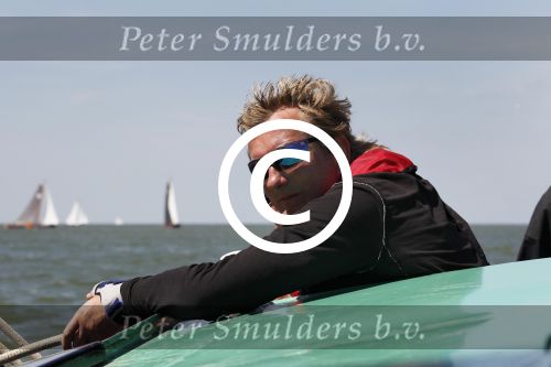 Lemmer, 4 Juli 2011
De SKS skutsjes zijn samen met de skutsjes uit de A-klasse van de IFKS ingedeeld in Klasse 1 Als fotograaf aan boord van de STRIIDBER met schipper Siebo Zijsling | uit Ijlst
Foto Peter Smulders BVâ€¨ (2-2-7)