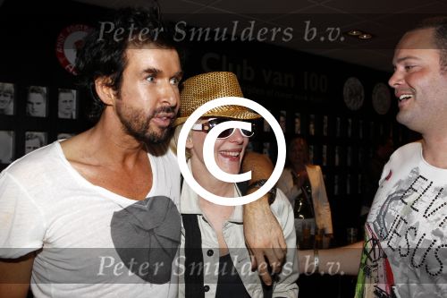Amsterdam 28 mei 2011
Toppers in concert in de amsterdam arena. Stacey Rookhuizen met Mari v d Ven
Peter Smulders bv