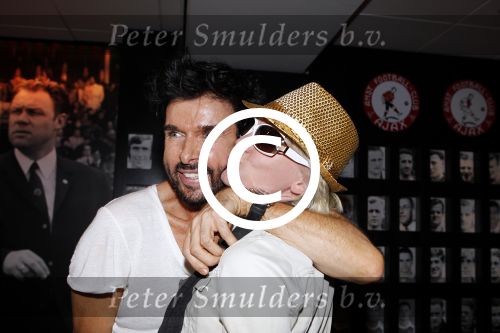 Amsterdam 28 mei 2011
Toppers in concert in de amsterdam arena. Stacey Rookhuizen met Mari v d Ven
Peter Smulders bv