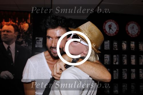 Amsterdam 28 mei 2011
Toppers in concert in de amsterdam arena. Stacey Rookhuizen met Mari v d Ven
Peter Smulders bv