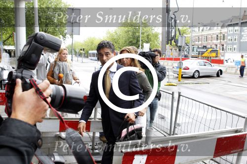 Amsterdam 9 mei 2011
Tessa v Leijenhorst en advocaat Gerard Spong arriveren bij het politieburo waar ze aangifte tegen Martijn Krabbe gaan doen.
Peter Smulders bv
