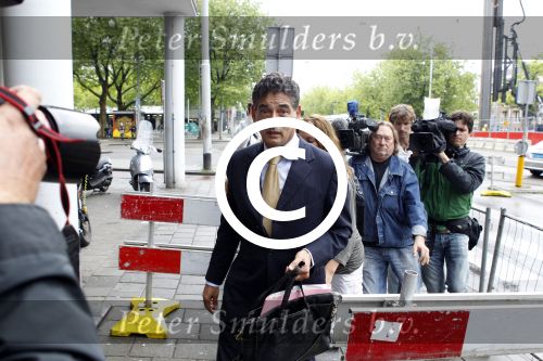 Amsterdam 9 mei 2011
Tessa v Leijenhorst en advocaat Gerard Spong arriveren bij het politieburo waar ze aangifte tegen Martijn Krabbe gaan doen.
Peter Smulders bv