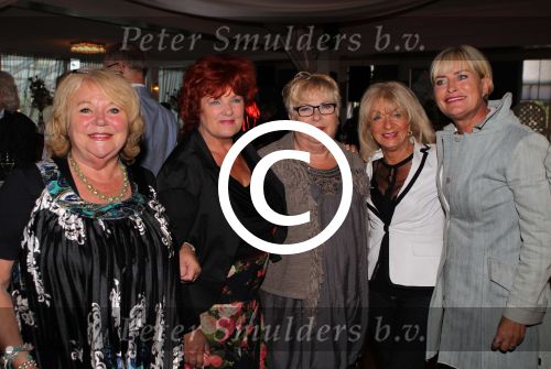 Oudendijk, 13 Mei 2011
Imca Marina 70 jaar en een groot feest
Tineke de Nooij met haar zus Astrid de Nooij, Vivian Boelen
Foto Peter Smulders BV