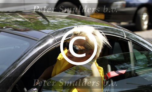 Amsterdam 5 mei 2011
Victoria Koblenko in haar auto.
Peter Smulders bv