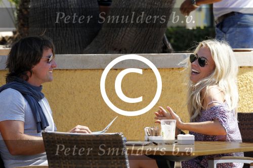 ibiza 6 juni 2011
Vivian Reys met haar nieuwe spaanse vriend .
Peter Smulders bv