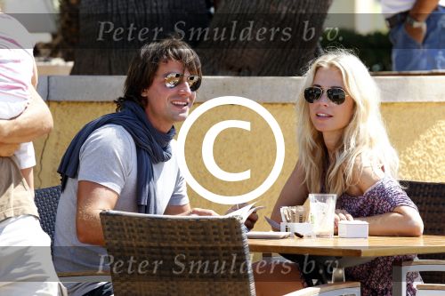 ibiza 6 juni 2011
Vivian Reys met haar nieuwe spaanse vriend Matias.
Peter Smulders bv