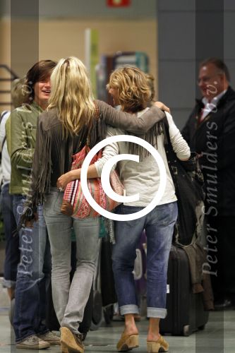 Ibiza 1 en 2 juni 2001
Diversen Bn ers vieren vakantie op ibiza. Wendy v Dijk was er met vriendinnen
Peter Smulders bv