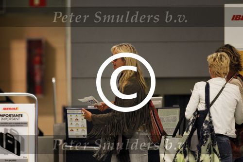 Ibiza 1 en 2 juni 2001
Diversen Bn ers vieren vakantie op ibiza. Wendy v Dijk was er met vriendinnen
Peter Smulders bv