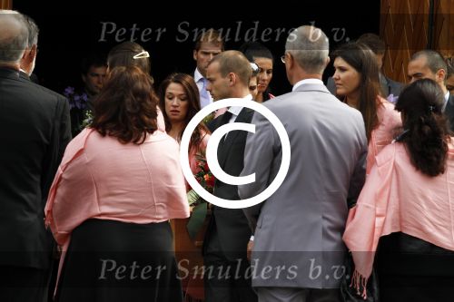 Hilversum 6 mei 2011
Begrafenis van de oma van Yolanthe Sneijder Cabau. Haar moeders broer en zussen zijn aanwezig alsmede haar man Wesley Sneijder. Yolanthe zat voor opnames in Los Angeles.
Peter Smulders bv
