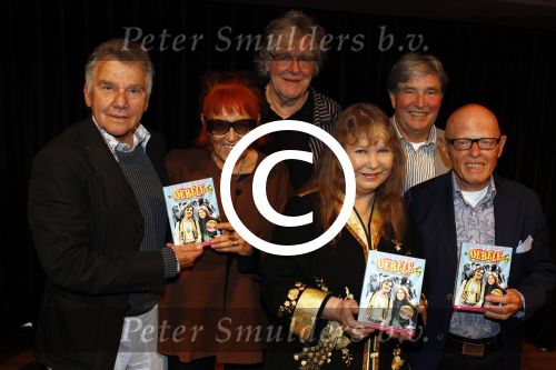 Hilversum 18 mei 2011
Presentatie dvd Oebele bij beeld en geluid met oa aanwezig Willem Nijholt Wieteke v Dort Marjan Berk Han Peekel en Joop Stokkermans
Peter Smulders bv