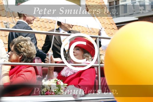 Amstelveen 6 mei 2011
Opnames tv serie over koningin Beatrix met in de hoofdrollen Willeke v Ammelrooy ( Beatrix) Bastiaan Ragas (Prins Willem Alexander) en Katja Herbers (Maxima).
Peter Smulders bv
