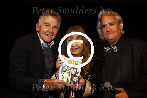 Hilversum 18 mei 2011
Presentatie dvd Oebele bij beeld en geluid met oa aanwezig Willem Nijholt Wieteke v Dort Marjan Berk Han Peekel en Joop Stokkermans
Peter Smulders bv