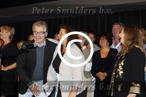 Hilversum 18 mei 2011
Presentatie dvd Oebele bij beeld en geluid met oa aanwezig Willem Nijholt Wieteke v Dort Marjan Berk Han Peekel en Joop Stokkermans
Peter Smulders bv