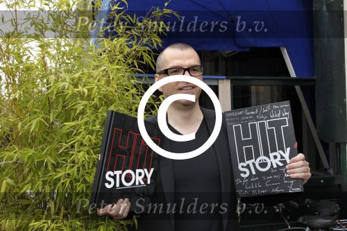 Amsterdam, 16 Mei 2011
Uitreiking boek HIT Story van fotograaf William Rutten en Cors v d Berg

Foto Peter Smulders BV