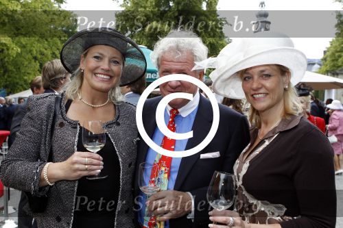 Breukelen 15 juni 2011
Haringparty op Neyenrode. Willibrord Frequin met dochter Barbara
Peter Smulders bv