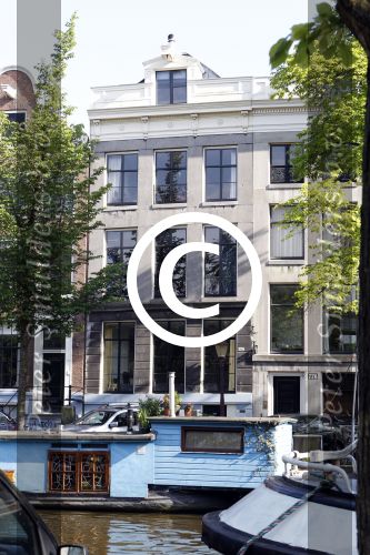 Amsterdam 25 mei 2011
Huis van Youp van t Hek en Debby Pettr dat te koop staat.
Peter Smulders bv