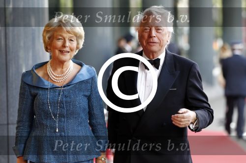 Amsterdam 27 mei 2011
Verjaardagsfeest prinses Maxima vanwege haar 40e verjaardag in het concertgebouw. Aanwezig oa Prins Willem Alexander Koningin Beatrix Prinses Irene Prinses Christina Margriet Pieter v Vollenhoven Prins Friso en mabel Wisse Smit Prins Constantijn en Prinses laurentien Prins Maurits en Marilenen Prins Bernhard en Annette Prins Floris en Aimee  Prins Pieter Christiaan en Anita alsmede haar ouders Jorge Zorrequieta en moder en broer Martin. Mevr v Loon de la Bouchere met Cees Dam
Peter Smulders bv