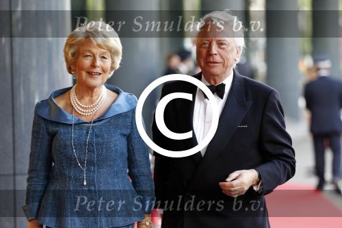 Amsterdam 27 mei 2011
Verjaardagsfeest prinses Maxima vanwege haar 40e verjaardag in het concertgebouw. Aanwezig oa Prins Willem Alexander Koningin Beatrix Prinses Irene Prinses Christina Margriet Pieter v Vollenhoven Prins Friso en mabel Wisse Smit Prins Constantijn en Prinses laurentien Prins Maurits en Marilenen Prins Bernhard en Annette Prins Floris en Aimee  Prins Pieter Christiaan en Anita alsmede haar ouders Jorge Zorrequieta en moder en broer Martin. Mevr v Loon de la Bouchere met Cees Dam
Peter Smulders bv