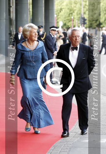 Amsterdam 27 mei 2011
Verjaardagsfeest prinses Maxima vanwege haar 40e verjaardag in het concertgebouw. Aanwezig oa Prins Willem Alexander Koningin Beatrix Prinses Irene Prinses Christina Margriet Pieter v Vollenhoven Prins Friso en mabel Wisse Smit Prins Constantijn en Prinses laurentien Prins Maurits en Marilenen Prins Bernhard en Annette Prins Floris en Aimee  Prins Pieter Christiaan en Anita alsmede haar ouders Jorge Zorrequieta en moder en broer Martin. Mevr v Loon de la Bouchere met Cees Dam
Peter Smulders bv