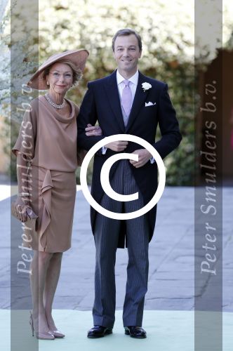 Florence 16 juni 2012
Trouwen Prinses Carolina de Borbon Parma en Albert Brenninkmeijer in de basilica di san Miniato al Monte. Albert met zijn moeder
Peter Smulders bv