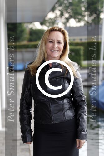 Muiden 11 jjuni 201Angela Groothuizen ontvangt prijs uit handen van Katja Schuurman voor haar inzet in mamacash.
Peter Smulders bv