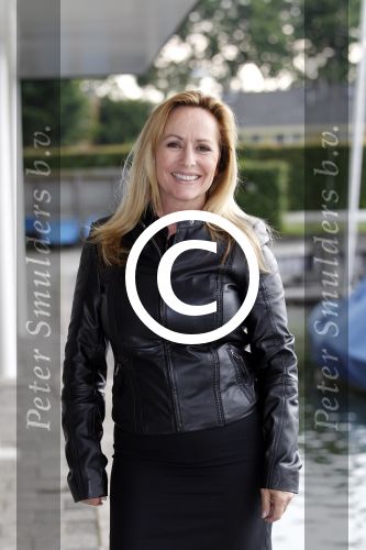 Muiden 11 jjuni 201Angela Groothuizen ontvangt prijs uit handen van Katja Schuurman voor haar inzet in mamacash.
Peter Smulders bv