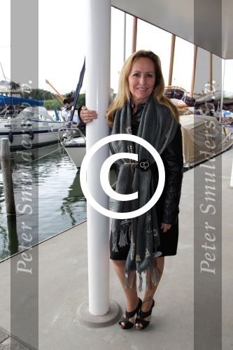 Muiden 11 jjuni 201Angela Groothuizen ontvangt prijs uit handen van Katja Schuurman voor haar inzet in mamacash.
Peter Smulders bv