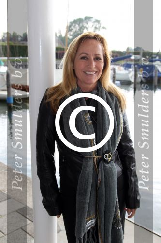 Muiden 11 jjuni 201Angela Groothuizen ontvangt prijs uit handen van Katja Schuurman voor haar inzet in mamacash.
Peter Smulders bv