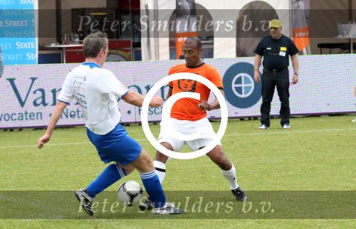 Amsterdam 1 juni 2012
Voetbaltournooi Johan Cruijff foundation in het olympisch stadion .
oa Johan Cruijff John Ewbank Thomas Acda Aron Winter Brian Roy Tonnie Bruins Slot Ronald de Boer William Spaay Najib Amhali Edwin v d Sar Raoul Heertje en Rohan Marley ( zoon Bob Marley) deden mee.
Peter Smulders bv