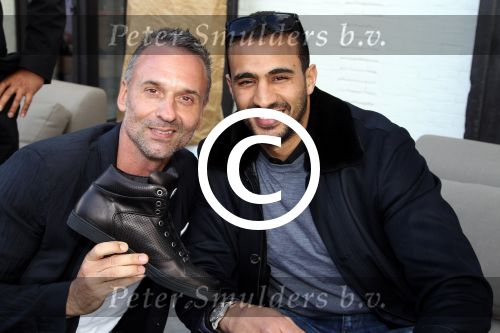 Amsterdam 1 juni 2012
Talkies terras van het jaar verkiezing bij de harbour club in Amsterdam. Eric Kuster met Badr Hari
Peter Smulders bv