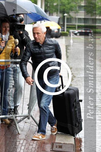 Amsterdam 4 juni 2012
Vertrek Nederlands elftal v.a. het Hilton hotel naar het EK in Oekraine en Polen.
Bert v Marwijk
Peter Smulders bv