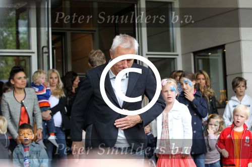 Amsterdam 4 juni 2012
Vertrek Nederlands elftal v.a. het Hilton hotel naar het EK in Oekraine en Polen.
Bert v Marwijk
Peter Smulders bv