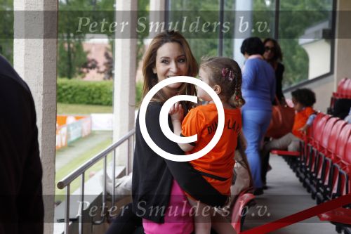 Lausanne, 17 en 18 Mei 2012
Trainingskamp Nederlands elftal op weg naar EK 2012
Robin v Persie samen met zijn vrouw Bouchra v Persie en hun kinderen
Foto Peter Smulders BV