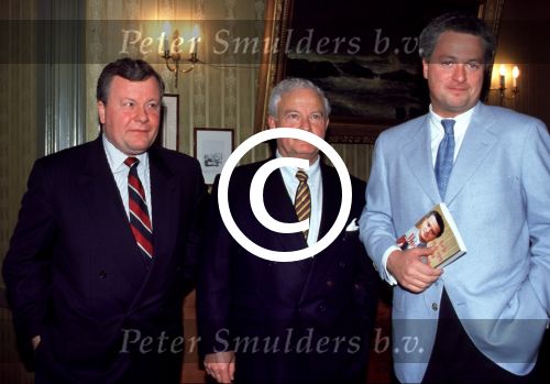 Abraham Mosczkowits. Max Mosczkowits en David Mosczkowits


PETER SMULDERS BV