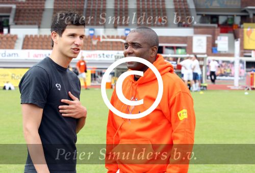 Amsterdam 1 juni 2012
Voetbaltournooi Johan Cruijff foundation in het olympisch stadion .
oa Johan Cruijff John Ewbank Thomas Acda Aron Winter Bryan Roy Tonnie Bruins Slot Ronald de Boer William Spaay Najib Amhali Edwin v d Sar Raoul Heertje en Rohan Marley ( zoon Bob Marley) deden mee.
Peter Smulders bv
