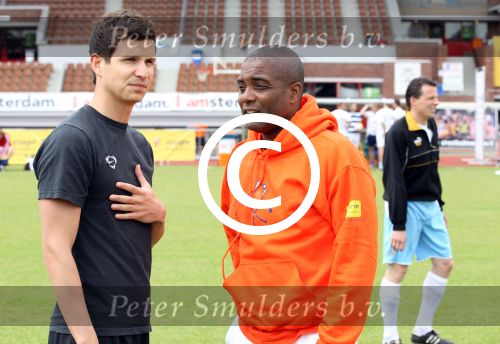 Amsterdam 1 juni 2012
Voetbaltournooi Johan Cruijff foundation in het olympisch stadion .
oa Johan Cruijff John Ewbank Thomas Acda Aron Winter Bryan Roy Tonnie Bruins Slot Ronald de Boer William Spaay Najib Amhali Edwin v d Sar Raoul Heertje en Rohan Marley ( zoon Bob Marley) deden mee.
Peter Smulders bv