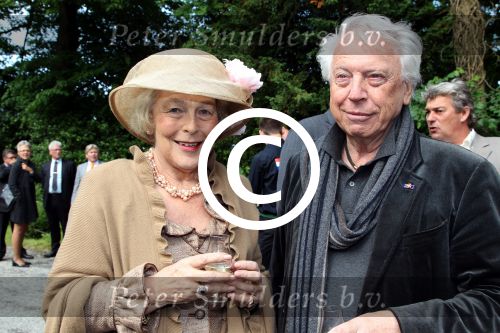Breukelen 12 juni 2012
Haringparty op Neijenrode. mevr v Loon de la bouchere met Cees Dam
Peter Smulders bv