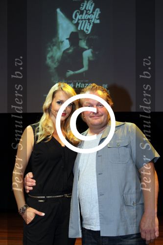 Amsterdam 31 mei 2012
Joop v d Ende presenteert de cast van de Andre Hazes musical met oa Martijn Fischer (Andre) Chantal janzen ( Rachel) Cees Geel Hajo Bruins en Doris Baaten. Regie is in handen van Ruut Weissman en Kees Prins. Presentatie was in het nieuwe de la mar theater.
Peter Smulders bv
