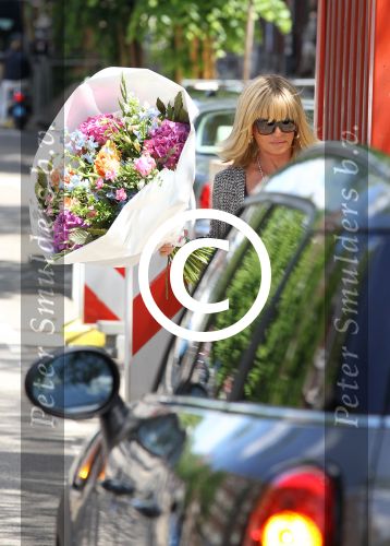 Amsterdam 2 juni 2012
Connie Breukhoven doet boodschappen met nieuw kapsel.
Peter Smulders bv