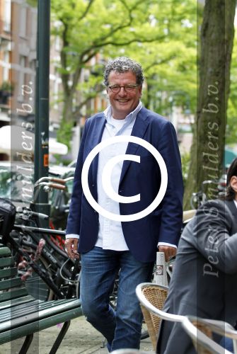 Amsterdam 8 juni 2012
Edwin de Vries op de corneli schuytstraat.
Peter Smulders bv