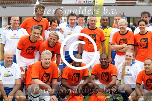Amsterdam 1 juni 2012
Voetbaltournooi Johan Cruijff foundation in het olympisch stadion .
oa Johan Cruijff John Ewbank Thomas Acda Aron Winter Brian Roy Tonnie Bruins Slot Ronald de Boer William Spaay Najib Amhali Edwin v d Sar Raoul Heertje en Rohan Marley ( zoon Bob Marley) deden mee.
Peter Smulders bv