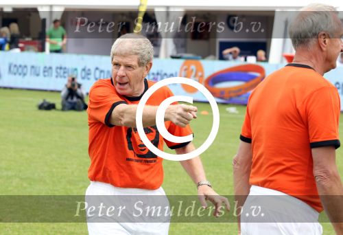Amsterdam 1 juni 2012
Voetbaltournooi Johan Cruijff foundation in het olympisch stadion .
oa Johan Cruijff John Ewbank Thomas Acda Aron Winter Brian Roy Tonnie Bruins Slot Ronald de Boer William Spaay Najib Amhali Edwin v d Sar Raoul Heertje en Rohan Marley ( zoon Bob Marley) deden mee. Frits Barend
Peter Smulders bv