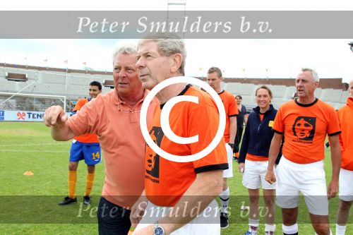 Amsterdam 1 juni 2012
Voetbaltournooi Johan Cruijff foundation in het olympisch stadion .
oa Johan Cruijff John Ewbank Thomas Acda Aron Winter Brian Roy Tonnie Bruins Slot Ronald de Boer William Spaay Najib Amhali Edwin v d Sar Raoul Heertje en Rohan Marley ( zoon Bob Marley) deden mee.
Peter Smulders bv