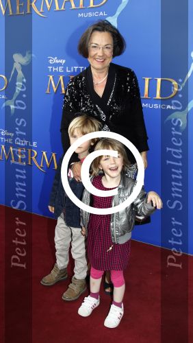 Rotterdam, 16 Juni 2012
Premiere Musical Little Mermaid in het Nieuwe Luxor theater
Gerdi Verbeet met kleinkinderen
Foto Peter Smulders BV