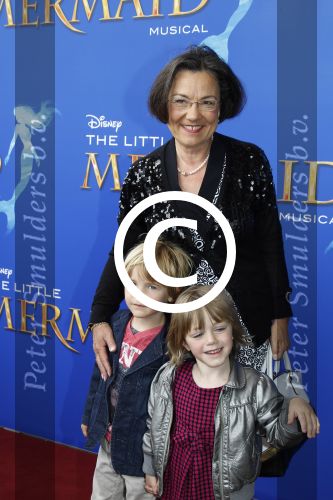 Rotterdam, 16 Juni 2012
Premiere Musical Little Mermaid in het Nieuwe Luxor theater
Gerdi Verbeet met kleinkinderen
Foto Peter Smulders BV