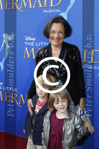 Rotterdam, 16 Juni 2012
Premiere Musical Little Mermaid in het Nieuwe Luxor theater
Gerdi Verbeet met kleinkinderen
Foto Peter Smulders BV