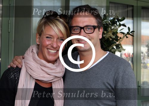 Edam Volendam 12 mei 2012
Trouwen Annemarie Hoek en Simon Keizer in Dam hotel in Edam. Guus Meeuwis en Valerie
Peter Smulders bv