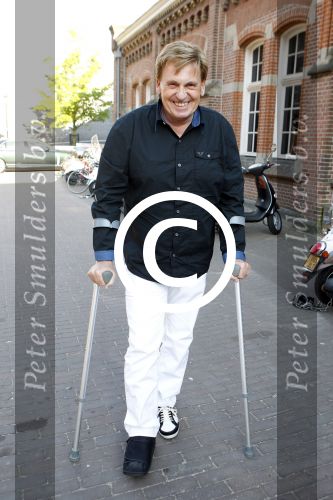 Amsterdam 28 mei 2012
Presentatie in panama. Henny Huisman met zijn gebroken voet/enkel in het gips
Peter Smulders bv