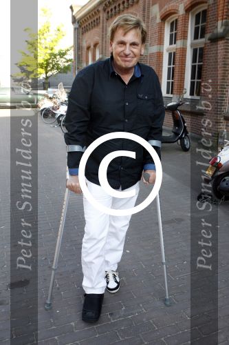 Amsterdam 28 mei 2012
Presentatie in panama. Henny Huisman met zijn gebroken voet/enkel in het gips
Peter Smulders bv