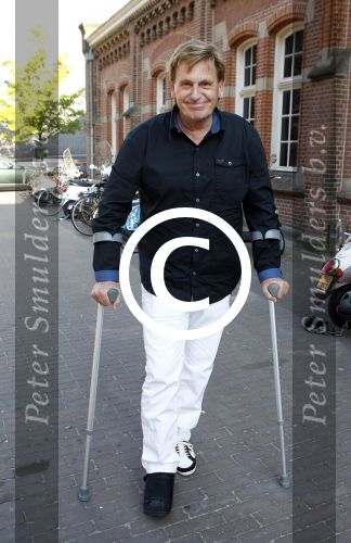 Amsterdam 28 mei 2012
Presentatie in panama. Henny Huisman met zijn gebroken voet/enkel in het gips
Peter Smulders bv
